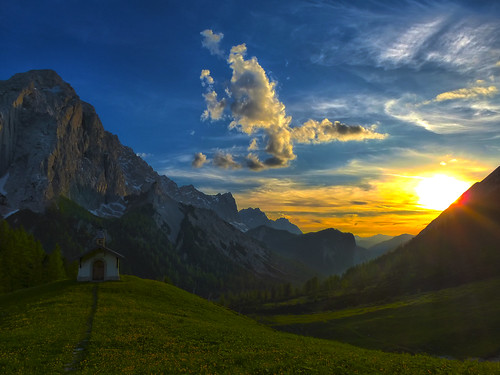 sunset mountains berg austria österreich sonnenuntergang natur alm karwendel kapelle hallanger