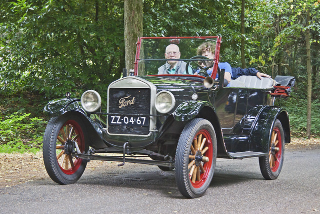 Ford Model T Touring 1925 (3700)
