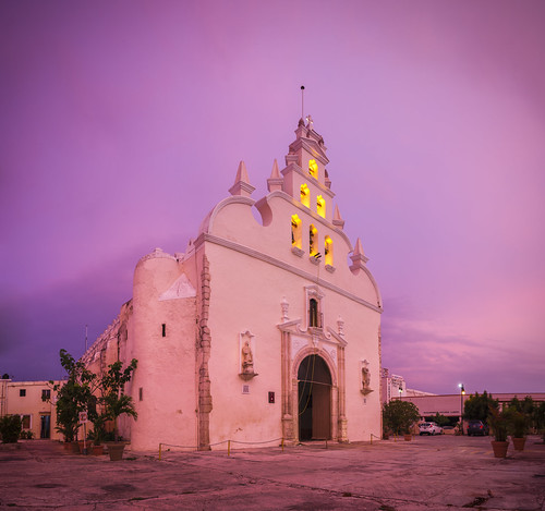 Santiago Primavera by Mario Morales Rubí, Santiago church, Merida, Yucatan, Mexico old pink building church latinamerica architecture facade m