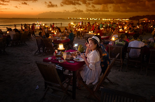 bali jimbaran pesce restaurant ristoranti fish sunset tramonto cena dinner selfie spiaggia beach