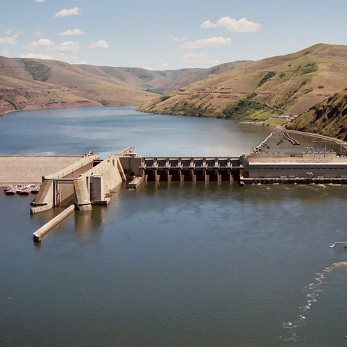 It's #TravelTuesday! Check out Lower Granite Dam, southwest of #Pullman. You can take some dam photos, see fish through a dam fish window and even take a dam tour. The dam visitor center is a great stop too if you're visiting the area. What should we feat