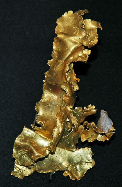 Gold from quartz-gold hydrothermal vein (Tuolumne County, California, USA)