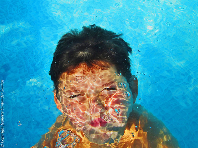 Faces Underwater (Rostros Bajo el Agua)