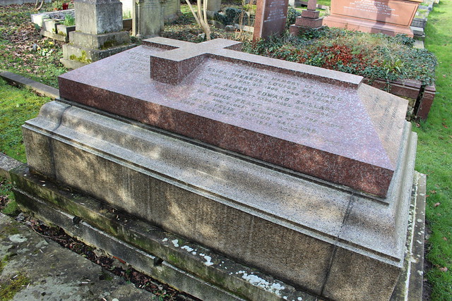 IMG_6093   Highgate Cemetery (East), London