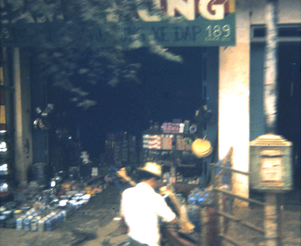 VIETNAM 1970 - Photo by scoutdog70 - Shopping District, downtown Bong Son