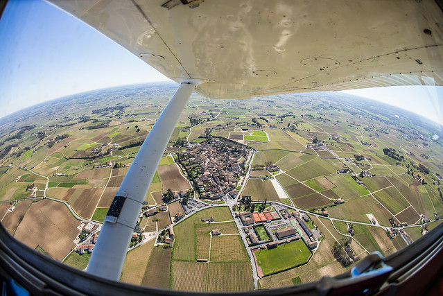 Flying the C152 above France  / Gironde