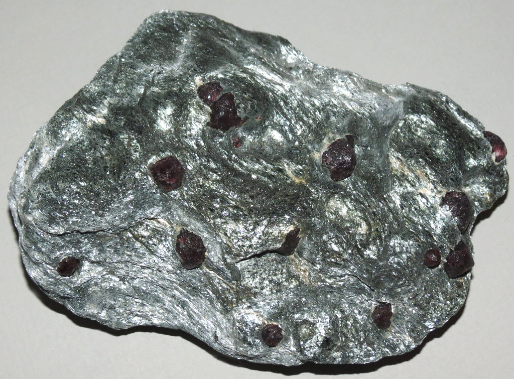 tro Tung lastbil Tåre Garnet schist 1 | Metamorphic rocks result from intense alte… | Flickr