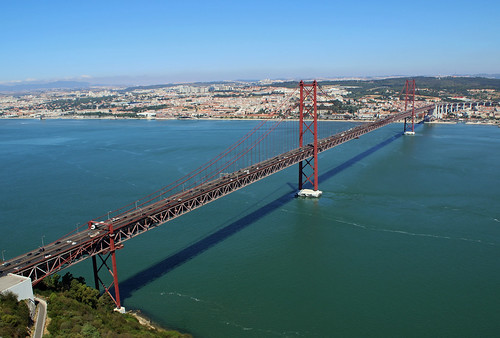 portugal lisbonne ponts bridges fleuves rivers landscapes paysages buildings bâtiments architecture sunny ensoleillé clouds nuages