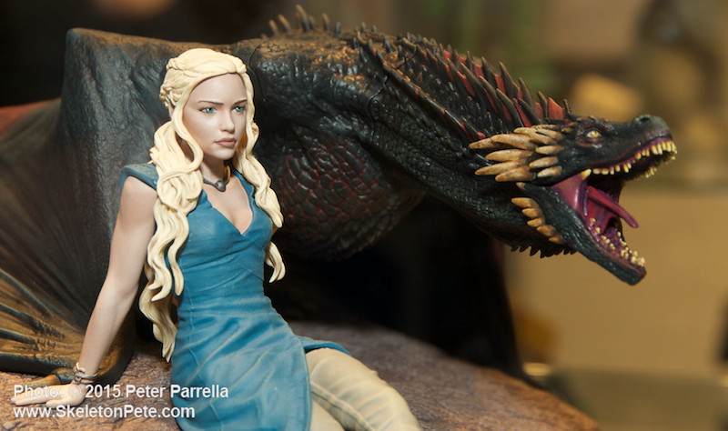 dark horse game of thrones daenerys & drogon statuette