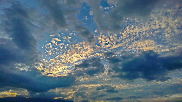 Dos nubes /Two clouds