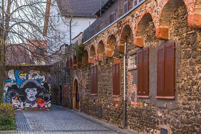 Teil der alte Stadtmauer in Hanau -1.jpg