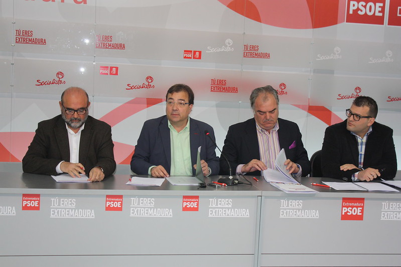 PSOE Extremadura Firma Compromisos con Autónomos