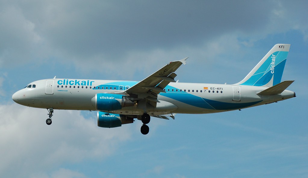 Clickair Airbus A320 EC-KFI