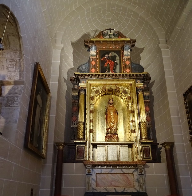 capilla retablo San Nicolas interior Iglesia San Pedro de Rua Estella Navarra