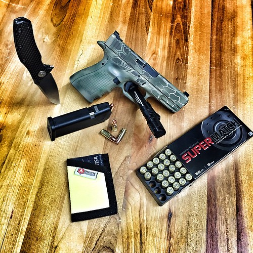 @ztknives 0770CF @recycledfirefighter Sergeant Wallet @freedommunitions SuperMatch 9mm @guardian_arms @glockinc G19 @streamlightinc ProTac 2AA  #IGGunslingers #gun #guns #gunporn #2A #2ndamendment #military #igmilitia #Gunsdaily #Gunsdaily1 #weaponsdaily | by Jesse Tischauser