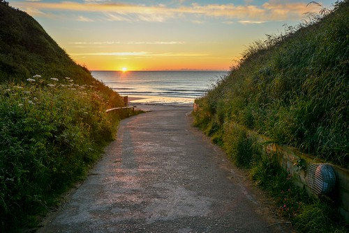 sunrise seascape sea filey bay beach primrose valley path