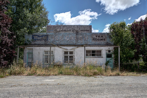 old newzealand abandoned shop rural decay nz southland dilapidated tearooms ruis parawa fishermansrest ensuiteembassiespuppets