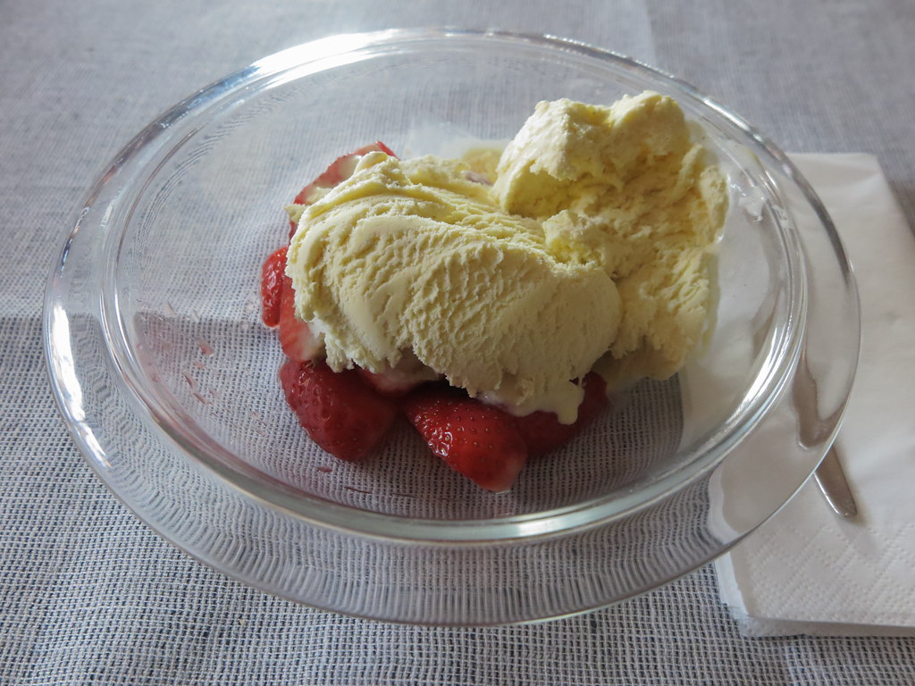 Erdbeeren mit Vanilleeis | Gourmandise | Flickr