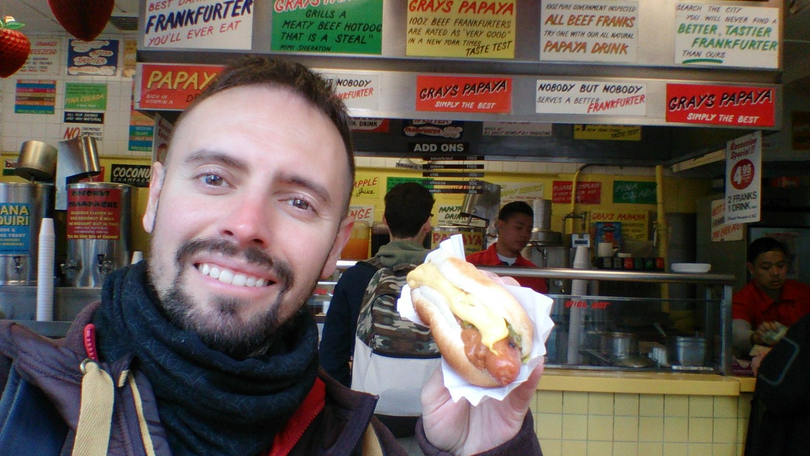 Dónde comer hot dogs y gastronomía en Nueva York (Estados Unidos) - Perritos Calientes Gray's Papaya.