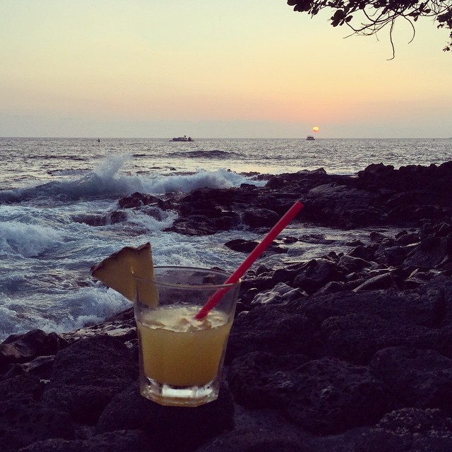 #kvphawaii On the rocks. Vodka with pineapple and orange juice at @RoyalKonaResort. NOM