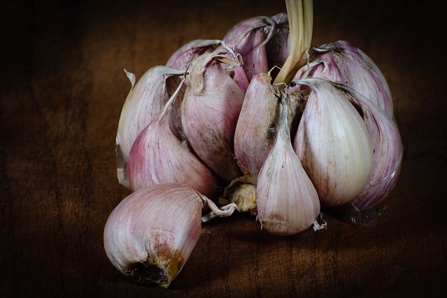Lightpainted garlic