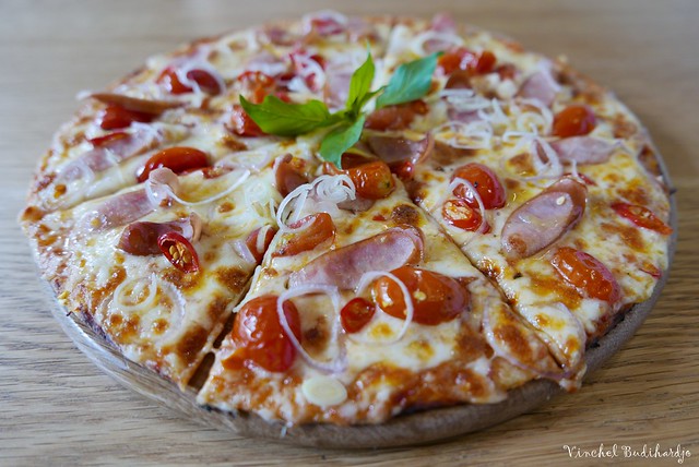 Spicy arabiki sausage pizza (27 Apr 2015)