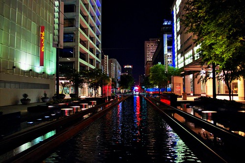 nightphotography water downtown texas houston railway metrorail
