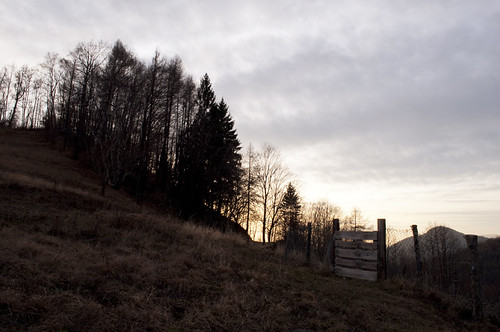 Clabuzzaro, Drenchia, Udine, Italy by Tokil, 💰 ON SALE ↓
• <a href="https://www.istockphoto.com/it/foto/recinzione-sulla-collina-al-tramonto-nel