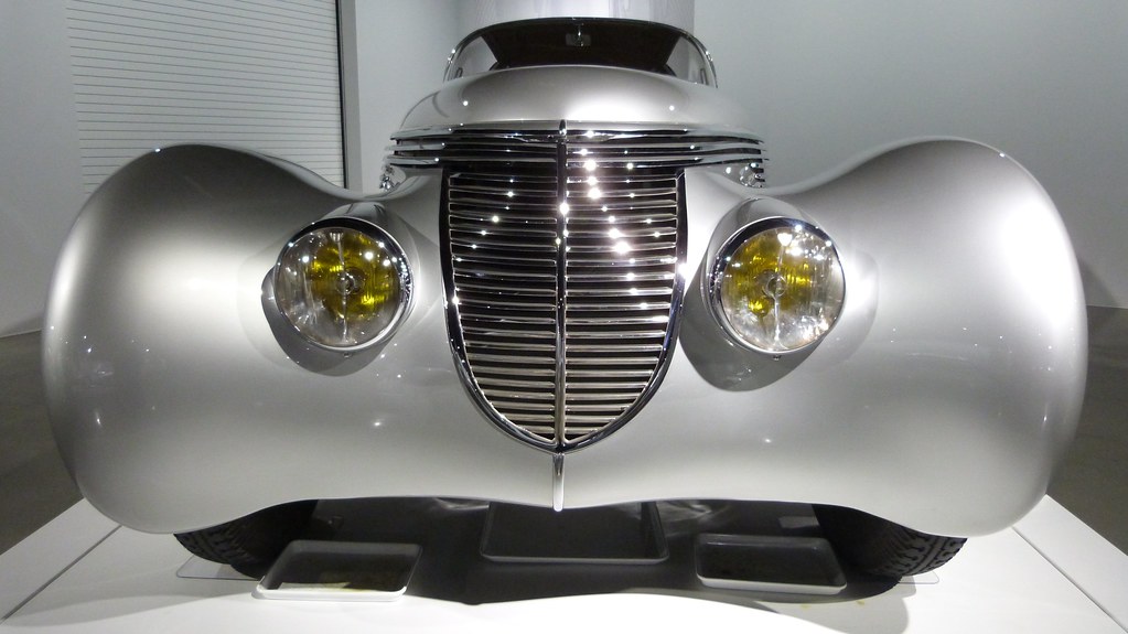 A13208 / 1938 Hispano-Suiza, Dubonnet Xenia (body designed by Jacques Saoutchik)