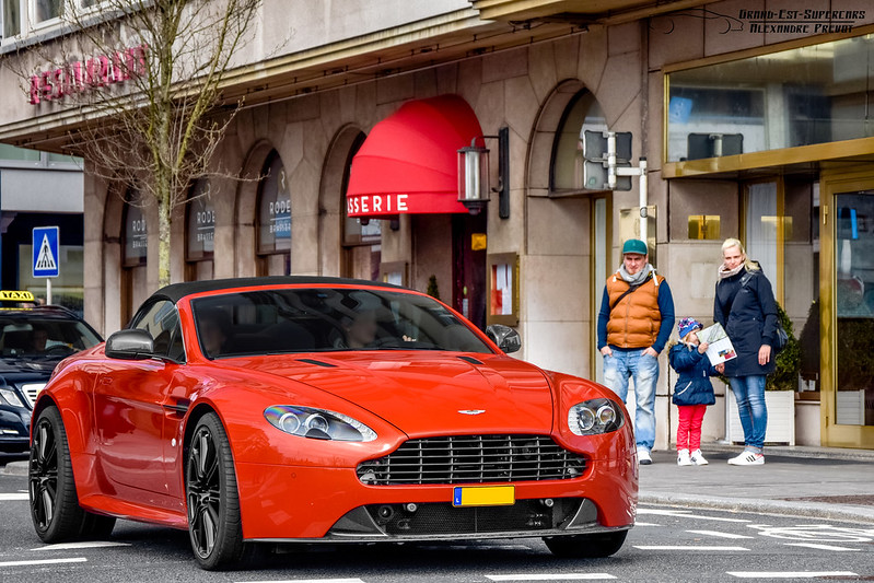 Aston Martin V8 Vantage Roadster