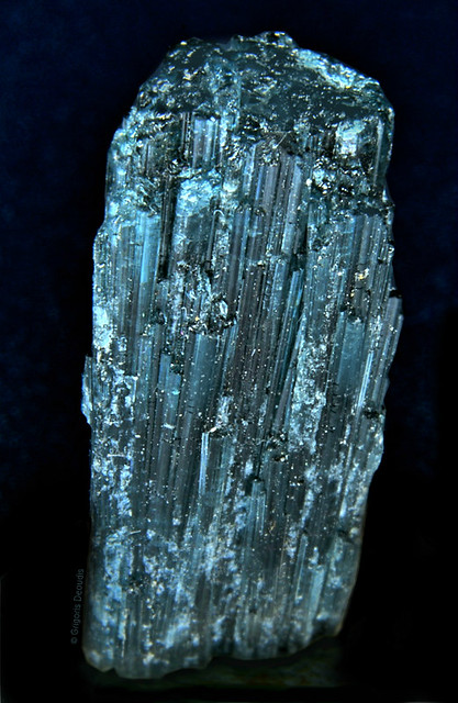 Tourmaline crystal, macro | Κρύσταλλος Τουρμαλίνη | Toermalijn kristal
