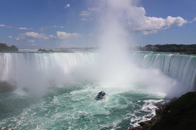 Maid of the Myst at the Horseshoe Falls