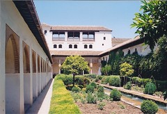 Palace courtyard 2