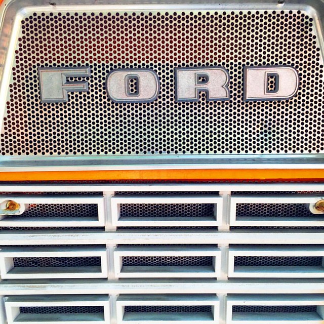#vintage #ford @ford #tractor #grill on #display @queenscounty #farm #museum #floralpark #floralparkny #newyork #queens #queensny #usa #metal #yellow