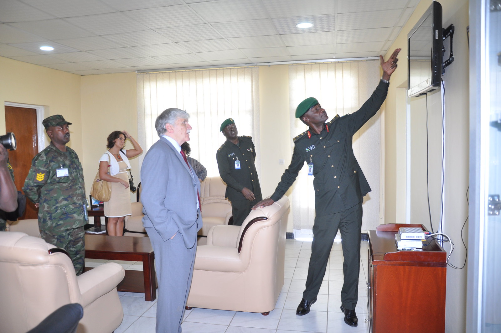 Gen Romeo Dallaire visit to Rwanda Defence Force | 27 April - 1 May ...