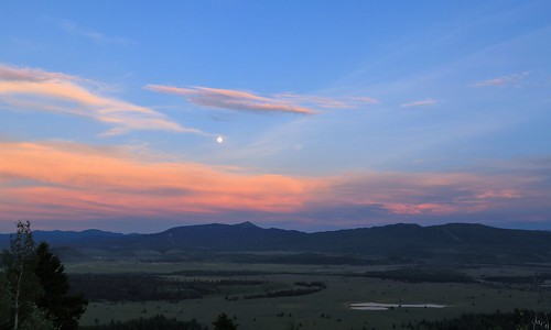 photosbymch landscape sunset moonrise fullmoon mountains clouds pinksky valley nationalpark gannettpeak windriverrange signalmountain grandtetonnationalpark wyoming usa canon 5dmkiii 2015 outdoor