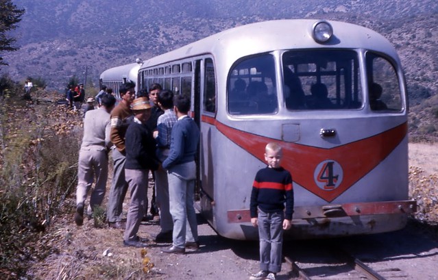 Explotado por el Ejército ( Ferrocarrileros de Puente Alto) servía desde Puente Alto al Volcán Chile, 1963, coleccion de Ryan Stansifer