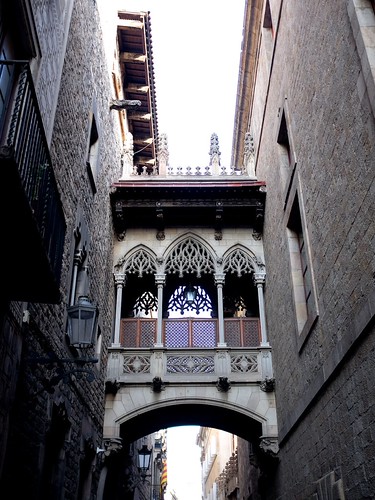 Barcelona Travel Guide | by apairandaspare