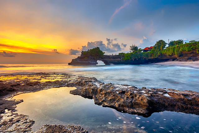 ... the shape of Pura Batu Bolong, Bali, Indonesia | Sunset