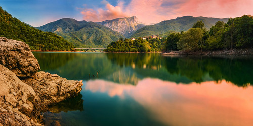 canon canon760d 760d t6s canoneos760d canoneost6s sigma sigmalens sigma1750mmf28 17mm wideangle longexposure ndfilter lake water reflection mountains clouds sky summer sun sunset sunlight dusk twilight rocks panorama panoramic travel italy tuscany vagli outdoors landscape flickrelite