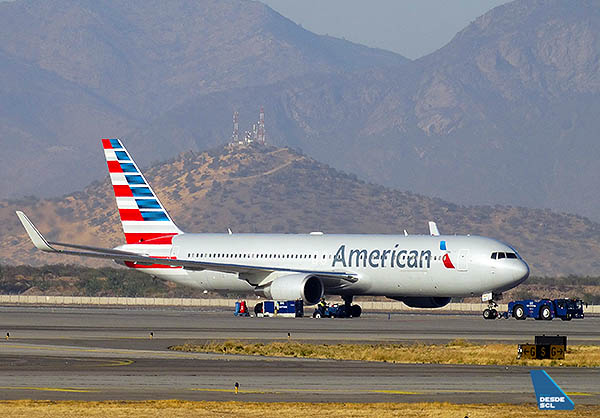 American Airlines B767-300ER SCL (RD)