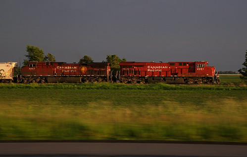 train locomotive cp9351 canadianpacific gees44ac cp8607 geac44cw wasecasubdivision sunset goldenlight stormlight pace