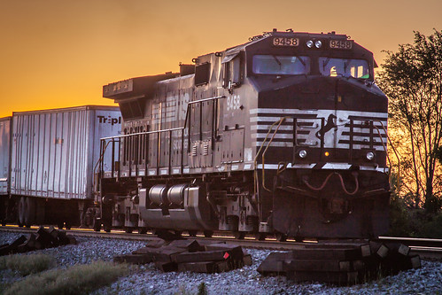 railroad sunset orange electric train ties golden evening waiting diesel dusk norfolk southern locomotive stalled 9458