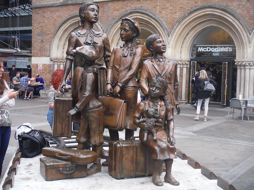 Kindertransport Memorial, Liverpool Street Station, Liverpool Street Exit: Start to the Walk SWC Walk Short 24 - Sculpture in the City