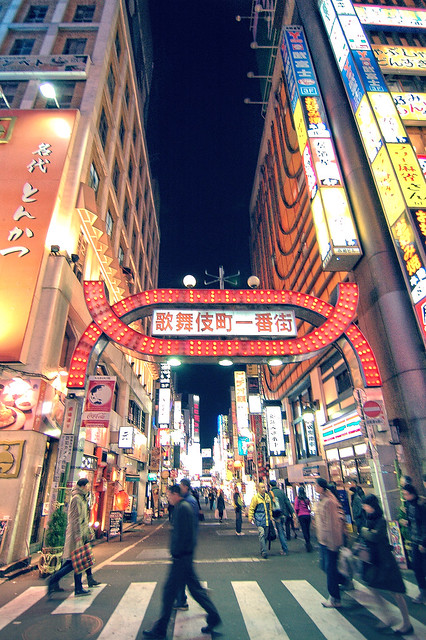 Kabukichō in Japan Tokyo Shinjuku . 日本.東京新宿  HDR street scene  街拍 . 歌舞伎町一番街  DSC_1553