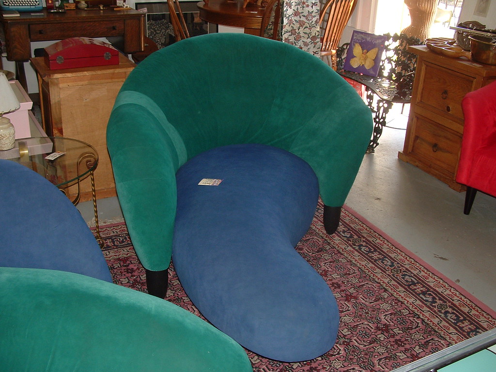 A matching set of very unusual lounge chairs Fran Flickr