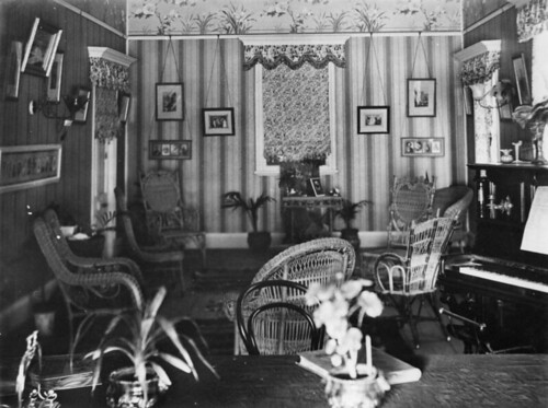 piano interiordecorating wallpaper pictures picturerail canechair pottedplant 1900sinterior
