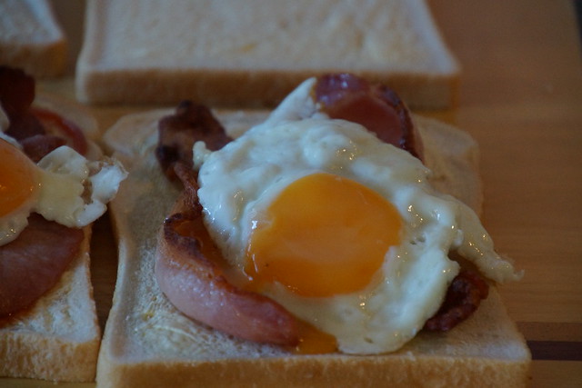 Egg n Bacon Butty