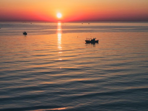 sea seascape water silhouette sunrise coast boat fishing fisherman asia ship korea southkorea sokcho gangwondo 속초 한국 강원도
