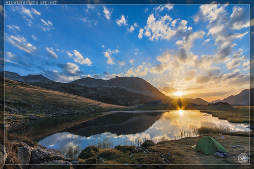 christopheaubin coueylagran pyrénées stofmania coucher lac lake montagne mountain randonnée soleil sunset